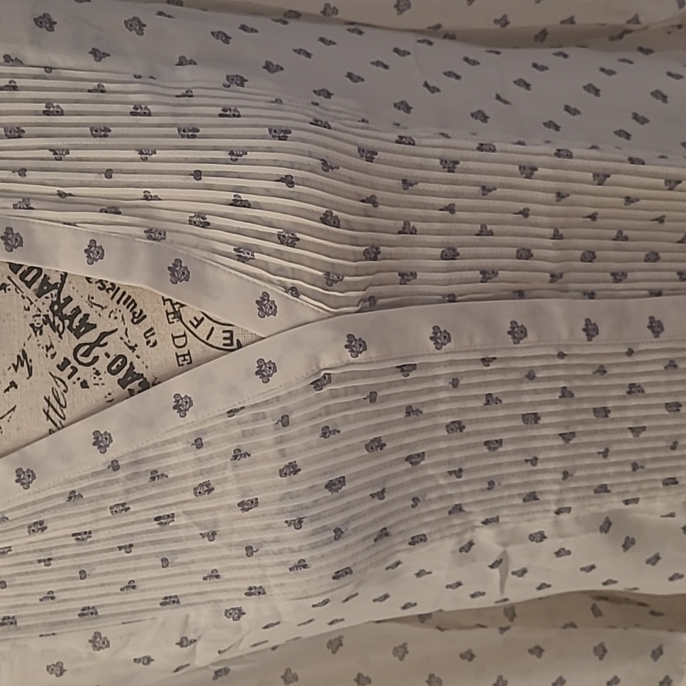 H&M Ruffle Button Down Size 6 - Picture 2 of 6